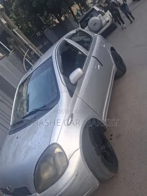 Toyota Vitz 2001 Silver