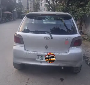 Toyota Vitz 2001 Silver