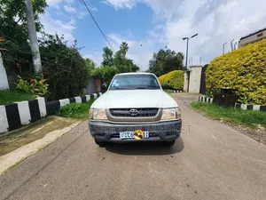 Toyota Hilux 2.5 Cab 2005 White