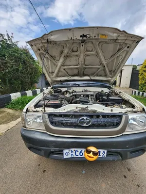 Toyota Hilux 2.5 Cab 2005 White