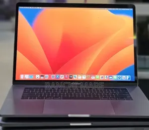 New Laptop Apple MacBook Pro 2017 16GB Intel Core i7 SSD 512GB