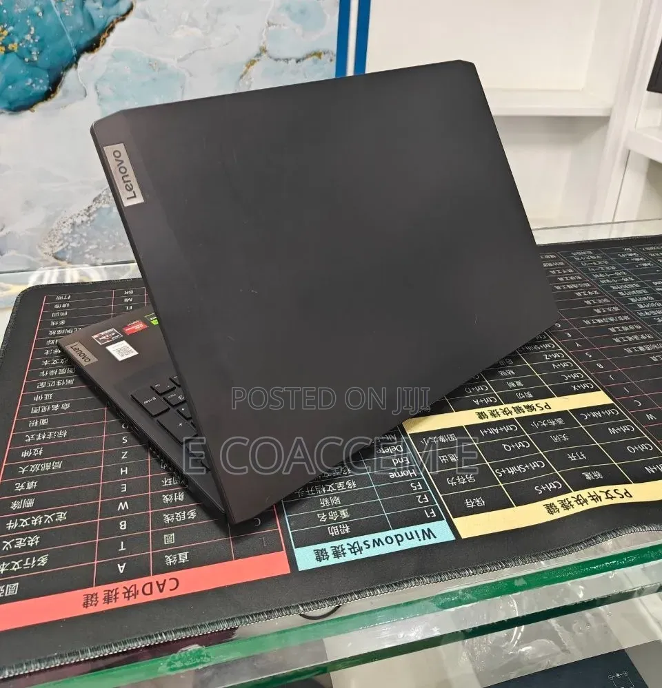 New Laptop Lenovo 8GB AMD Ryzen 5 SSD 512GB
