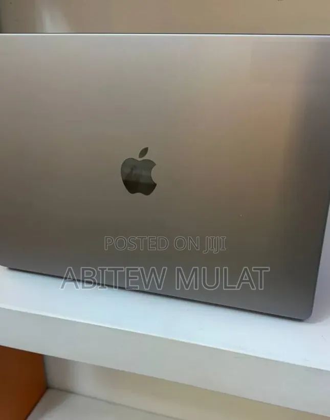 New Laptop Apple MacBook Pro 2021 M1 32GB Apple M1 Pro SSD 512GB