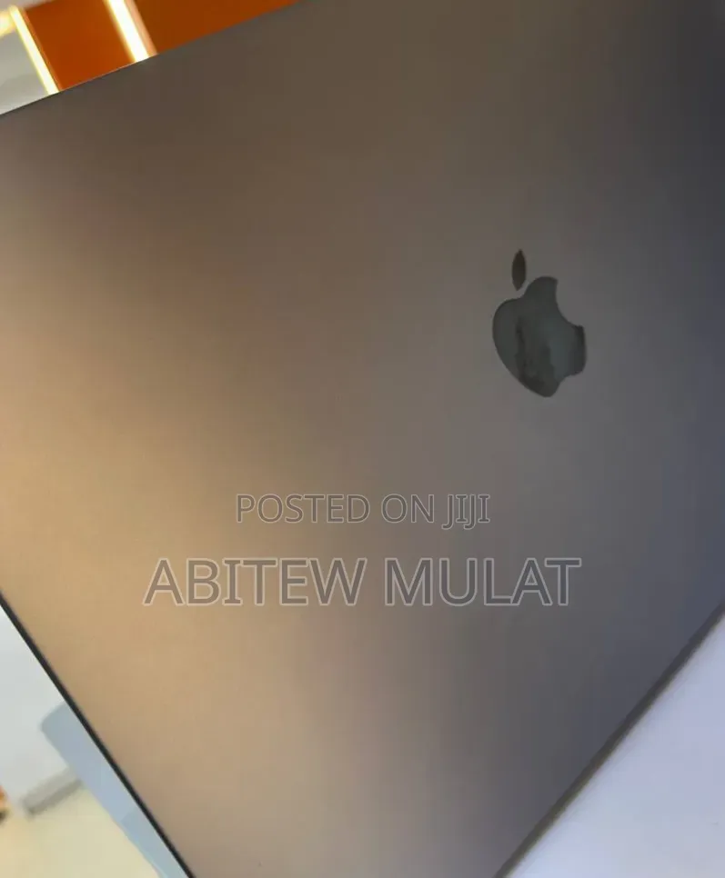New Laptop Apple MacBook Pro 2021 M1 32GB Apple M1 Pro SSD 512GB