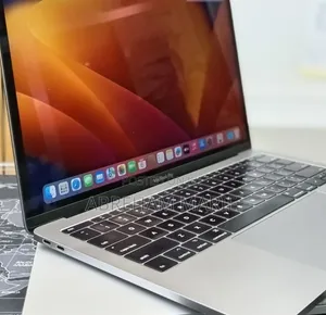 New Laptop Apple MacBook Pro 2017 16GB Intel Core i5 SSD 256GB