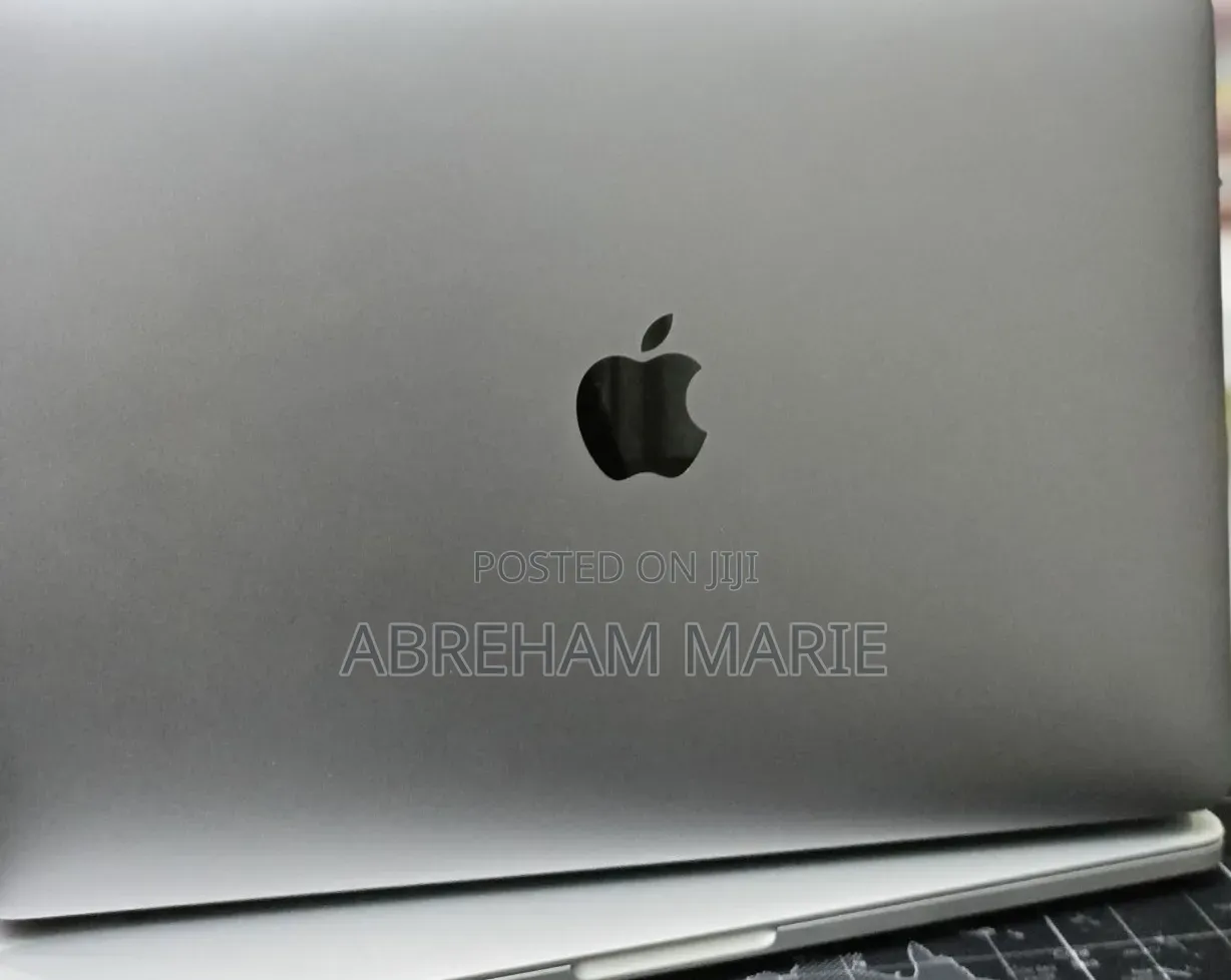 New Laptop Apple MacBook Pro 2017 16GB Intel Core i5 SSD 256GB