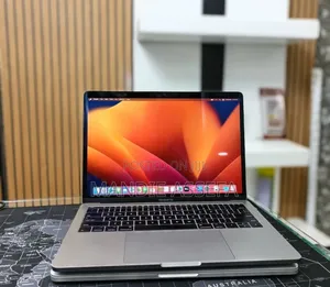 New Laptop Apple MacBook Pro 2019 16GB Intel Core i5 SSD 256GB