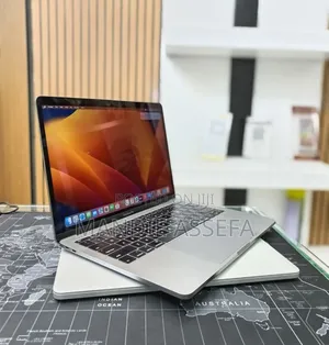 New Laptop Apple MacBook Pro 2019 16GB Intel Core i5 SSD 256GB