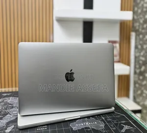 New Laptop Apple MacBook Pro 2019 16GB Intel Core i5 SSD 256GB