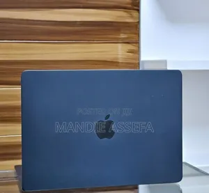 New Laptop Apple MacBook Air 2025 M4 16GB Apple M4 SSD 256GB
