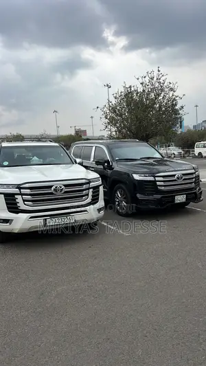 Toyota Land Cruiser VIP Fleet Rental With Driver