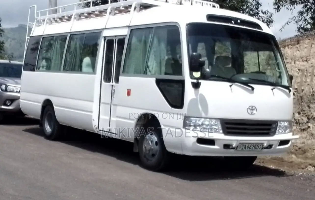 Toyota Hiace Minibus Rental With Driver