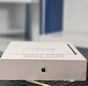 New Laptop Apple MacBook Air 2025 M4 16GB Apple M4 SSD 256GB