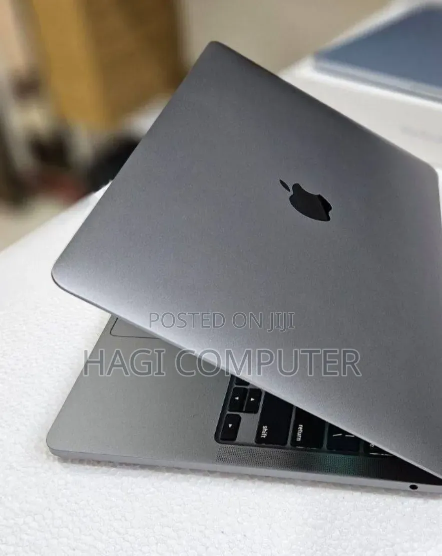 New Laptop Apple MacBook Pro 2022 M2 8GB Apple M2 SSD 256GB