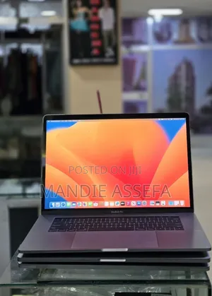 New Laptop Apple MacBook Pro 2017 16GB Intel Core i7 SSD 512GB