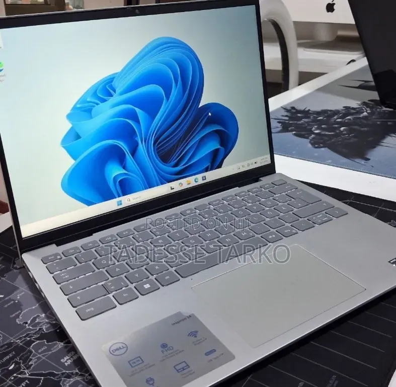 New Laptop Dell Inspiron 14 16GB AMD Ryzen 7 SSD 1T