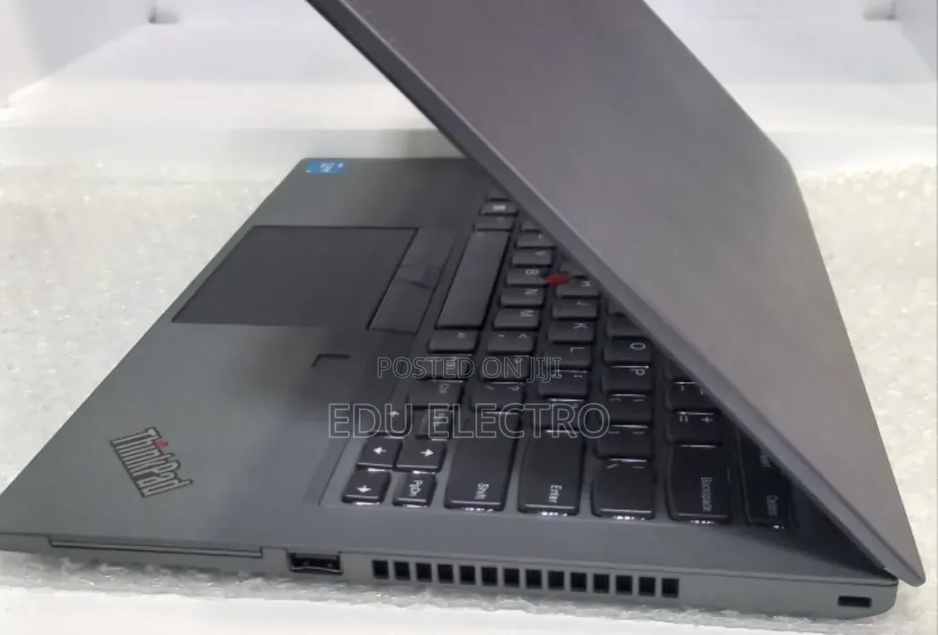 New Laptop Lenovo ThinkPad T14 16GB Intel Core i5 SSD 512GB