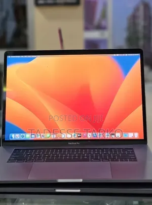 New Laptop Apple MacBook Pro 2017 16GB Intel Core i7 SSD 512GB
