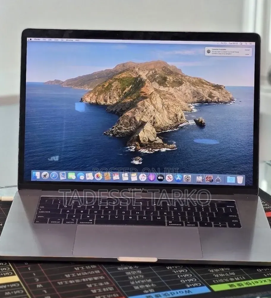 New Laptop Apple MacBook Pro 2018 32GB Intel Core i7 SSD 1T