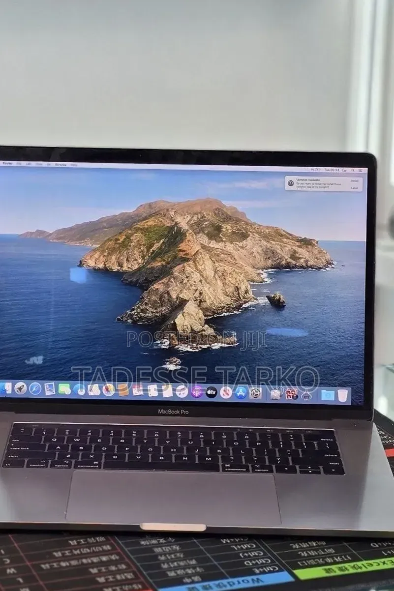 New Laptop Apple MacBook Pro 2018 32GB Intel Core i7 SSD 1T