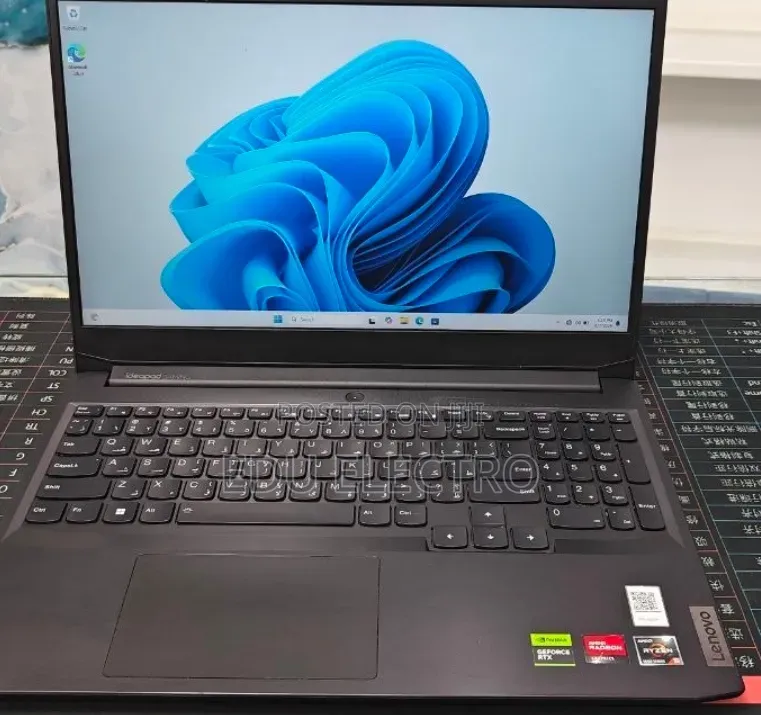 New Laptop Lenovo Ideapad 3 8GB AMD Ryzen 5 SSD 512GB