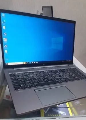 New Laptop HP ZBook Firefly 14 G11 16GB Intel Core i7 SSD 512GB