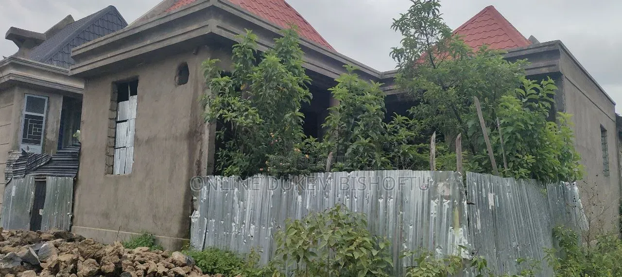 7bdrm Villa in Bishoftu Debirezeyet, Oromia-Finfinne for sale