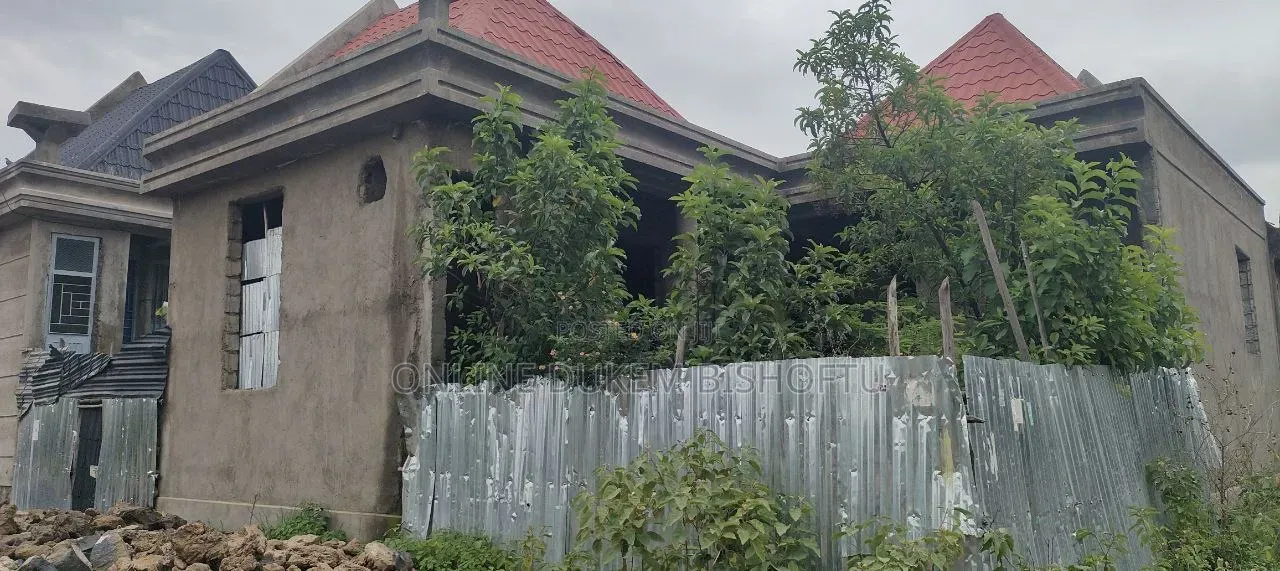 7bdrm Villa in Bishoftu Debirezeyet, Oromia-Finfinne for sale