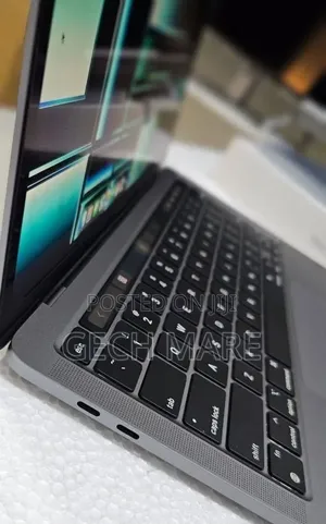 New Laptop Apple MacBook Pro 2021 M1 8GB Apple M1 Pro SSD 256GB