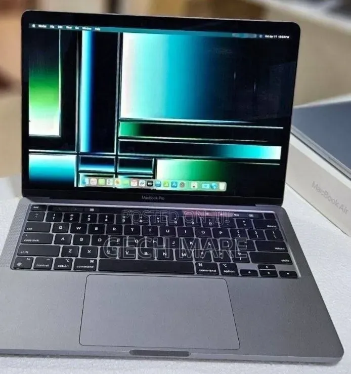 New Laptop Apple MacBook Pro 2021 M1 8GB Apple M1 Pro SSD 256GB