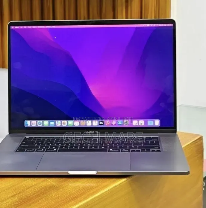 New Laptop Apple MacBook 2018 32GB Intel Core i9 SSD 2T