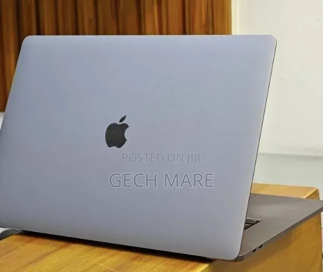 New Laptop Apple MacBook 2018 32GB Intel Core i9 SSD 2T