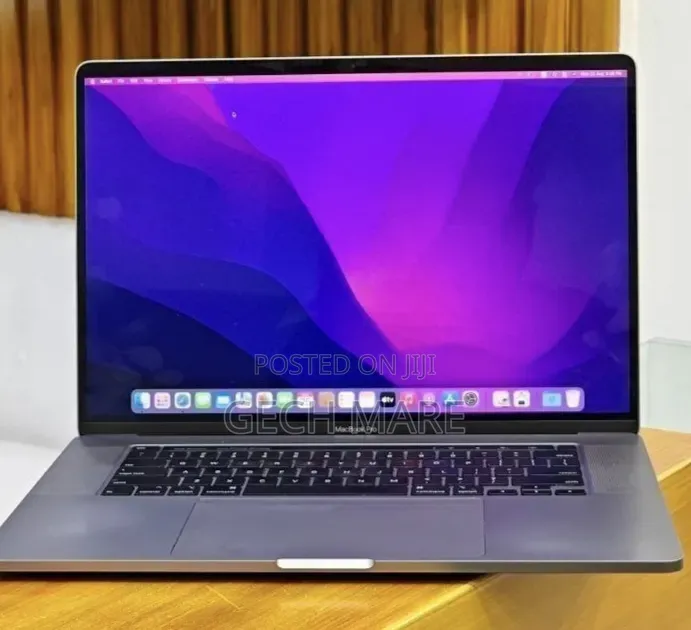New Laptop Apple MacBook 2018 32GB Intel Core i9 SSD 2T
