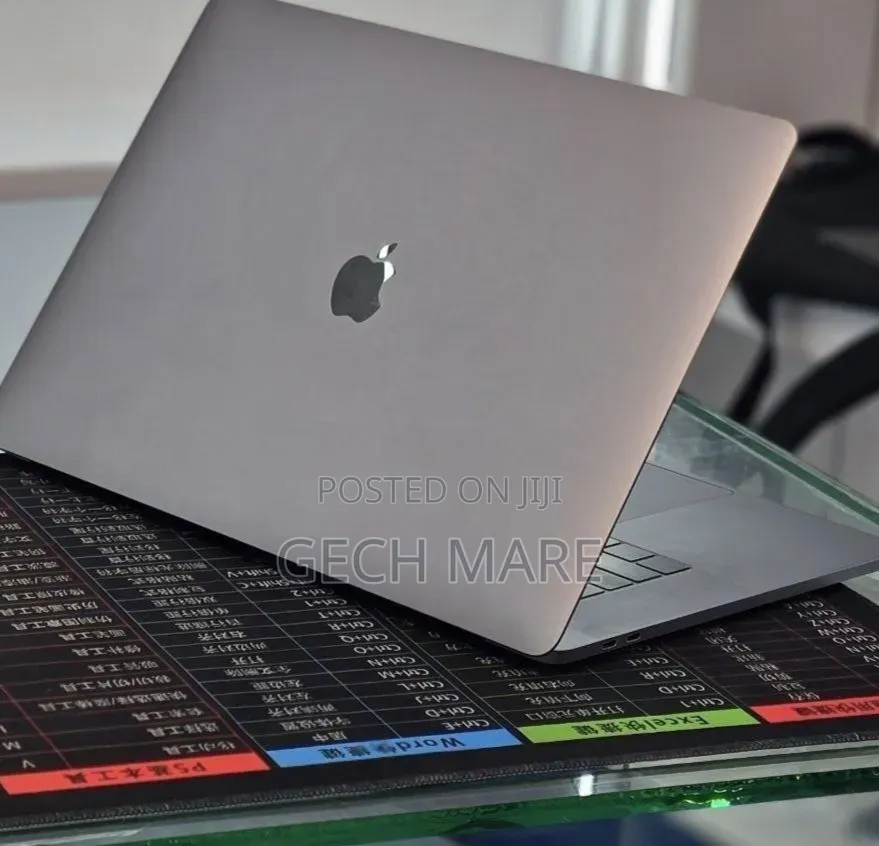 New Laptop Apple MacBook 2018 32GB Intel Core i5 SSD 1T