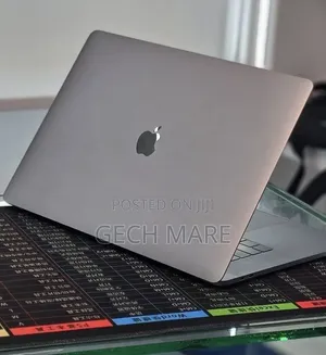 New Laptop Apple MacBook 2018 32GB Intel Core i5 SSD 1T