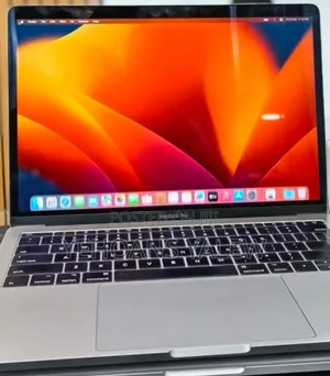 New Laptop Apple MacBook Pro 2017 16GB Intel Core i5 SSD 256GB