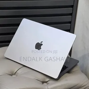 New Laptop Apple MacBook Air 2022 M2 8GB Apple M2 SSD 256GB