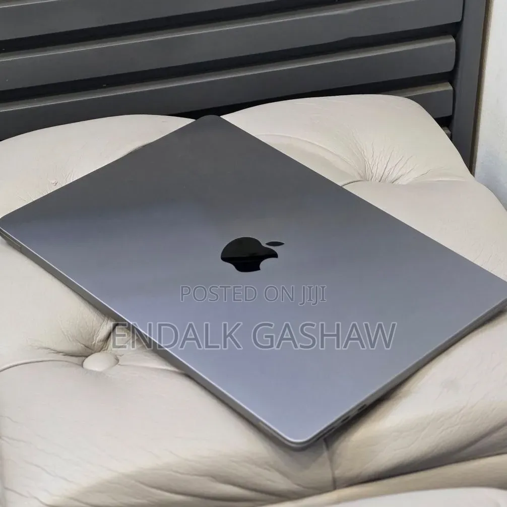 New Laptop Apple MacBook Air 2022 M2 8GB Apple M2 SSD 256GB