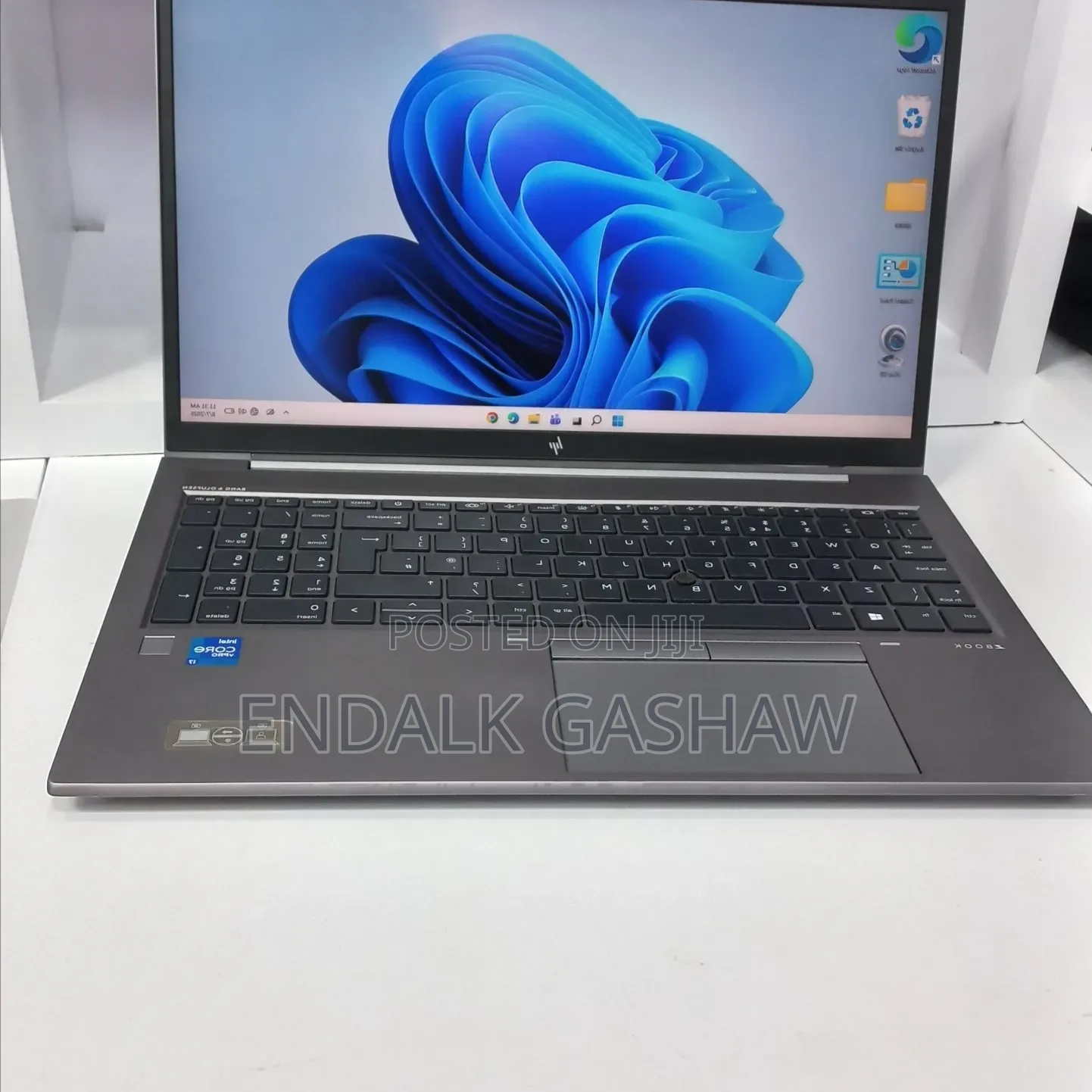 New Laptop HP ZBook Firefly G8 16GB Intel Core i7 SSD 512GB