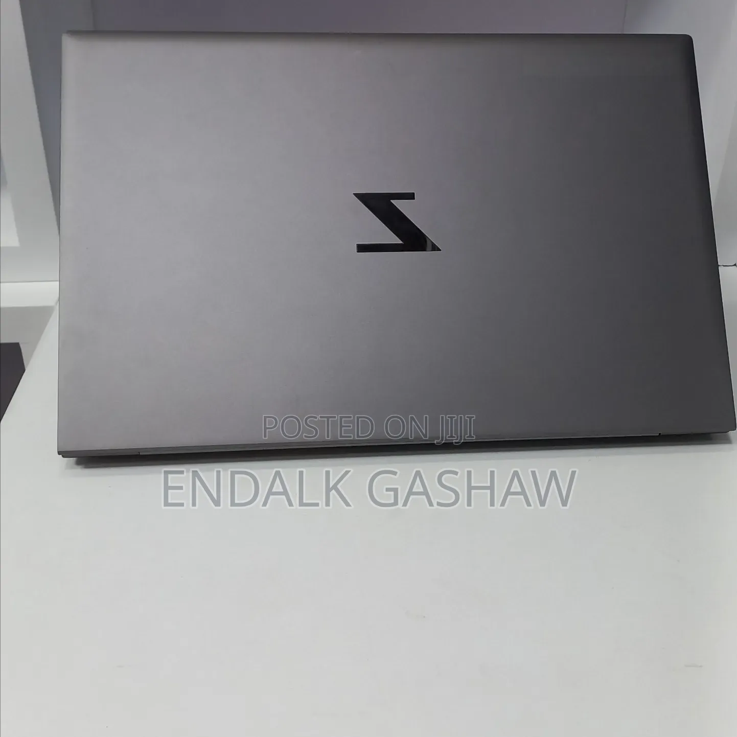 New Laptop HP ZBook Firefly G8 16GB Intel Core i7 SSD 512GB