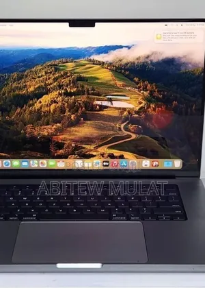 New Laptop Apple MacBook Pro 2021 M1 32GB Apple M1 Pro SSD 512GB