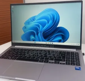 New Laptop Samsung Galaxy Book4 8GB Intel Core i5 SSD 512GB
