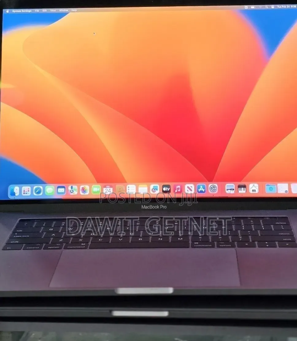 New Laptop Apple MacBook Pro 2017 16GB Intel Core i7 SSD 512GB