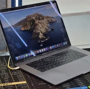 New Laptop Apple MacBook Pro 2018 32GB Intel Core i7 SSD 1T