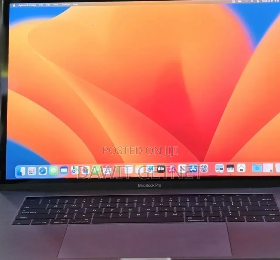 New Laptop Apple MacBook Pro 2018 32GB Intel Core i7 SSD 1T