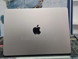 New Laptop Apple MacBook Pro 2022 M2 8GB Apple M2 SSD 256GB