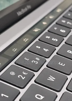 New Laptop Apple MacBook Pro 2020 M1 8GB Apple M1 Pro SSD 512GB
