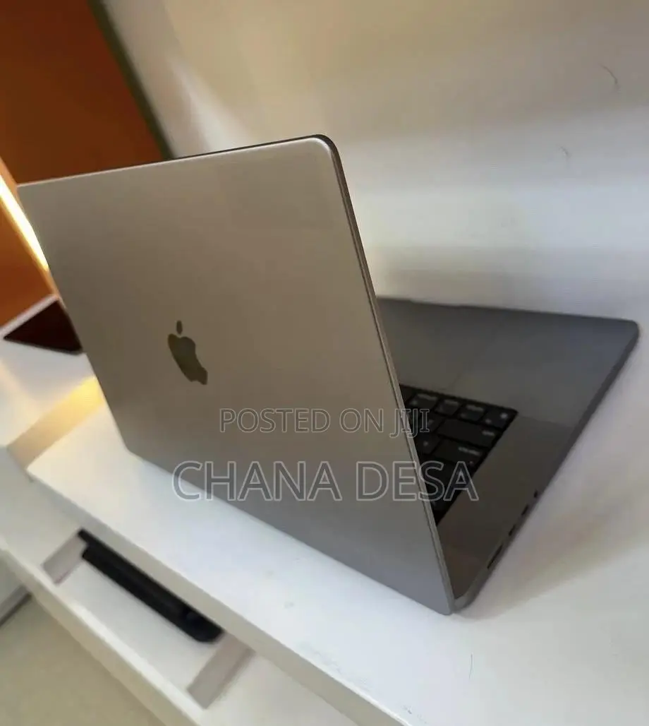 New Laptop Apple MacBook Pro 2020 M1 32GB Apple M1 Pro SSD 512GB