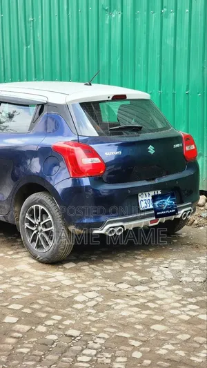 Suzuki Swift 2022 Blue