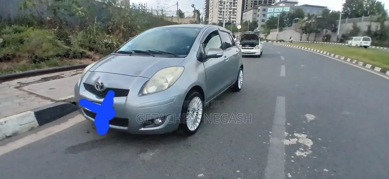 Toyota Yaris 2008 Gray